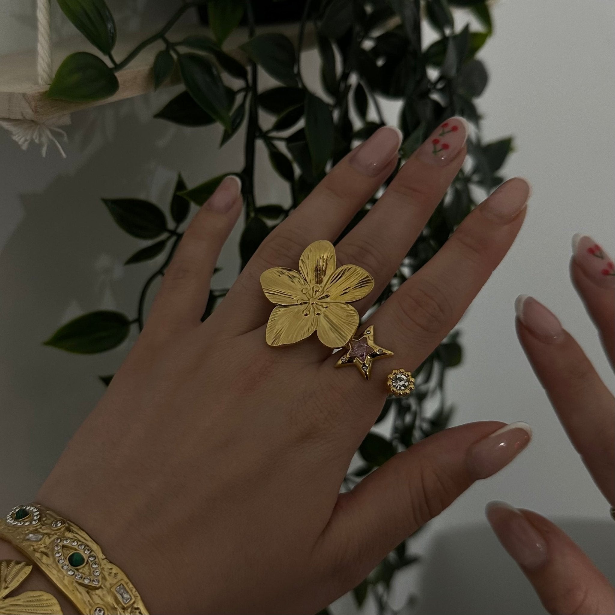 Anaya Flower Ring - ILLUSIVE JEWELS