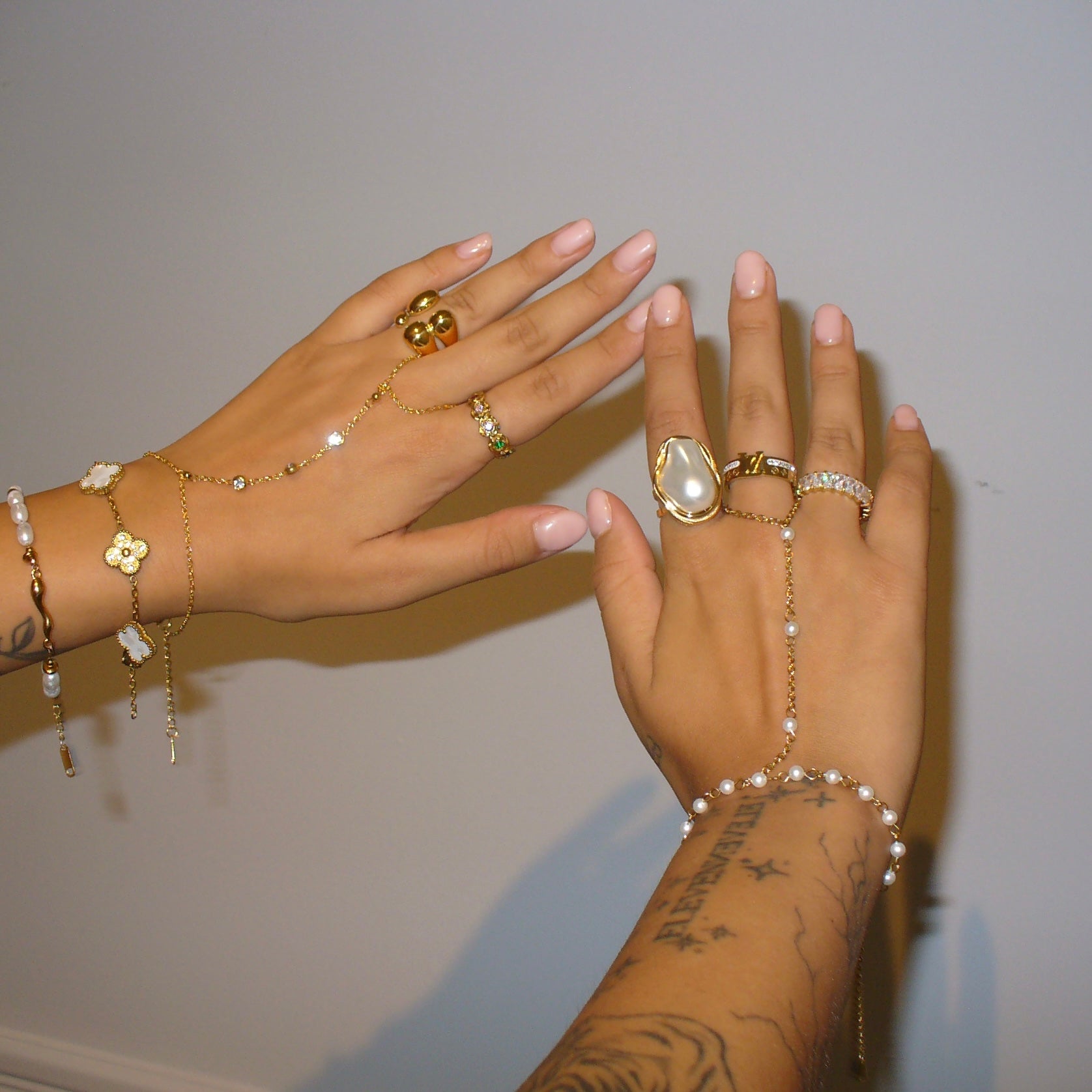 Pearl Hand Chain - ILLUSIVE JEWELS